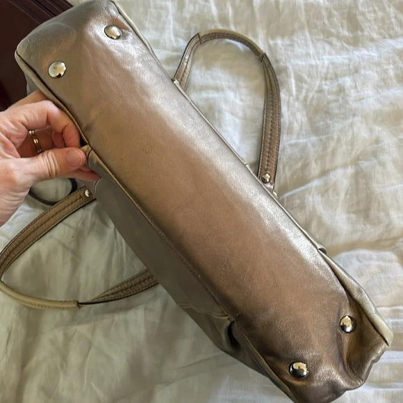 Coach F18751 Gold Leather Shoulder Bag Purse Metallic Shiny Classic - Picture 5 of 8